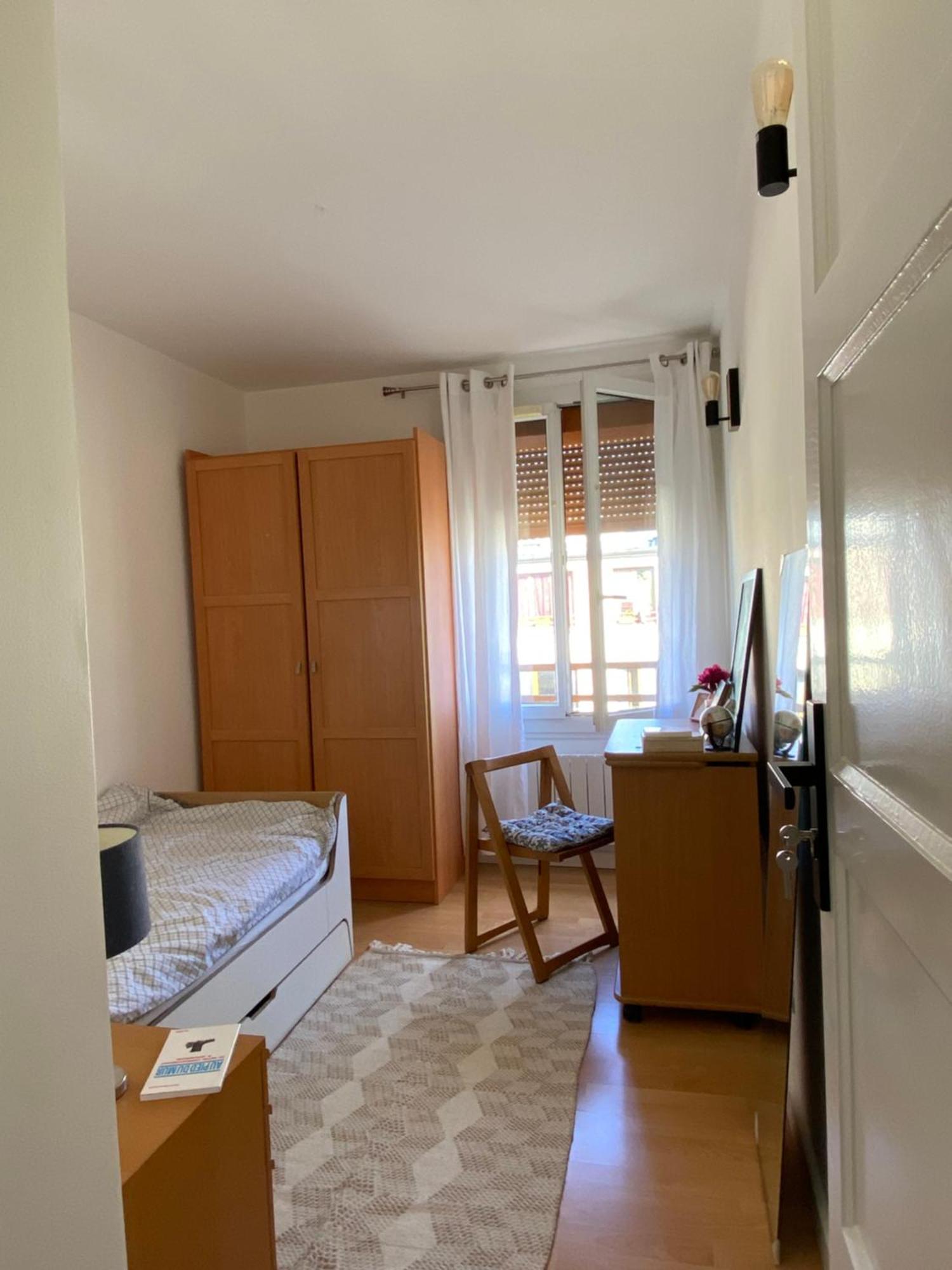 Chambre Simple Paisible Proche De Paris Drancy Bagian luar foto