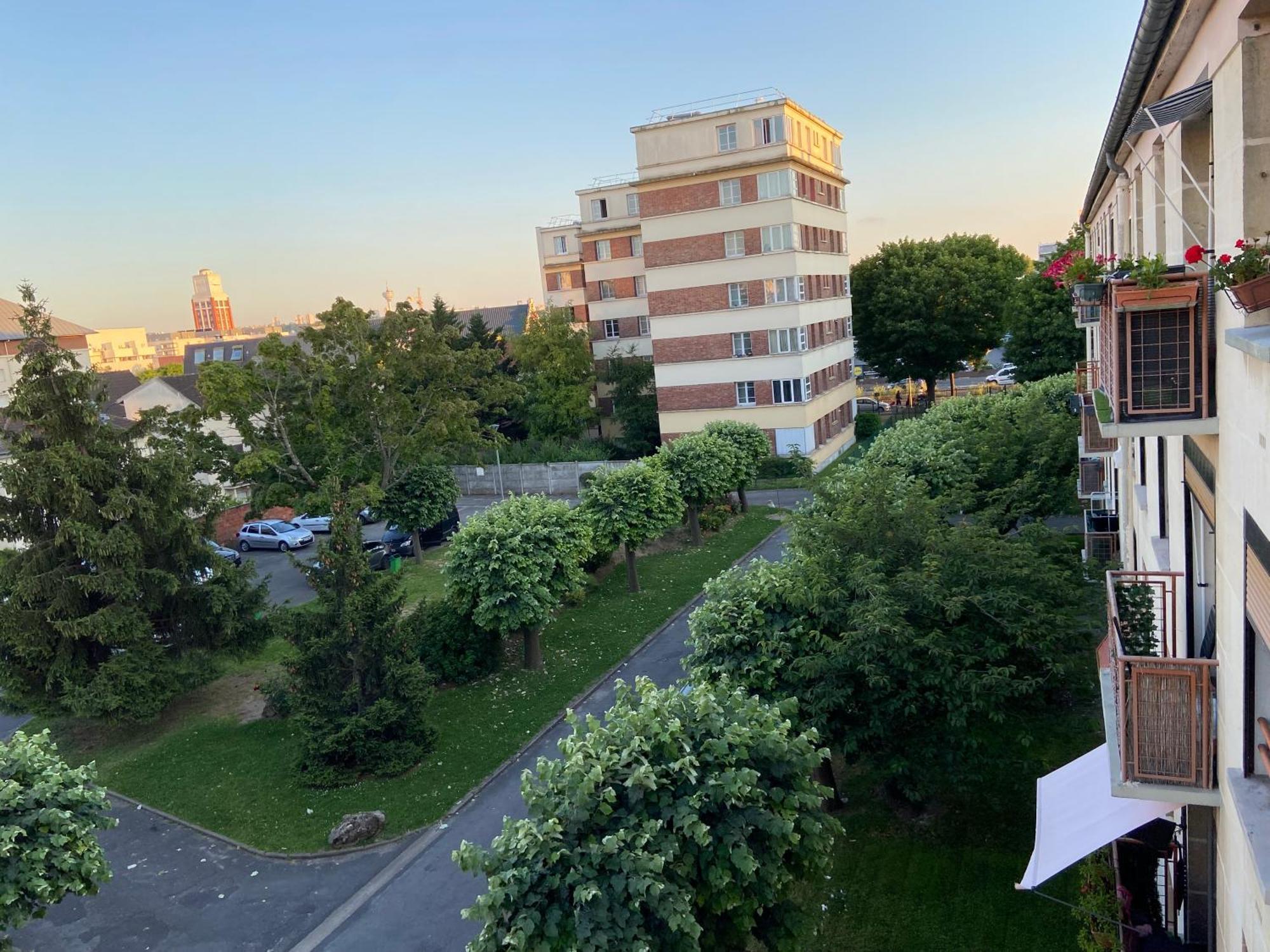 Chambre Simple Paisible Proche De Paris Drancy Bagian luar foto